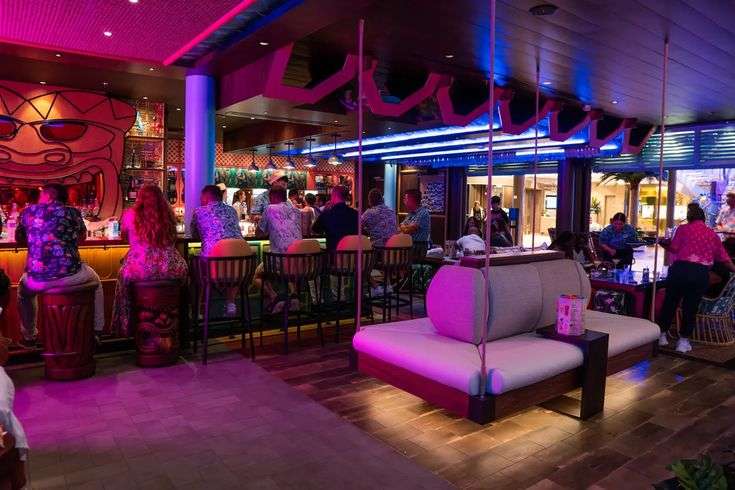 Music & Entertainment for Your Sydney Party Boat: DJs, Bands & More