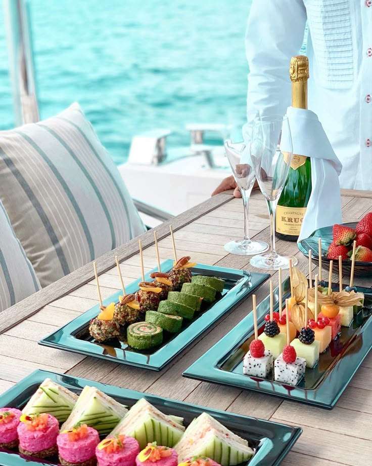 Buffet vs. Plated Dining: Which Catering Style is Best for Your Event?