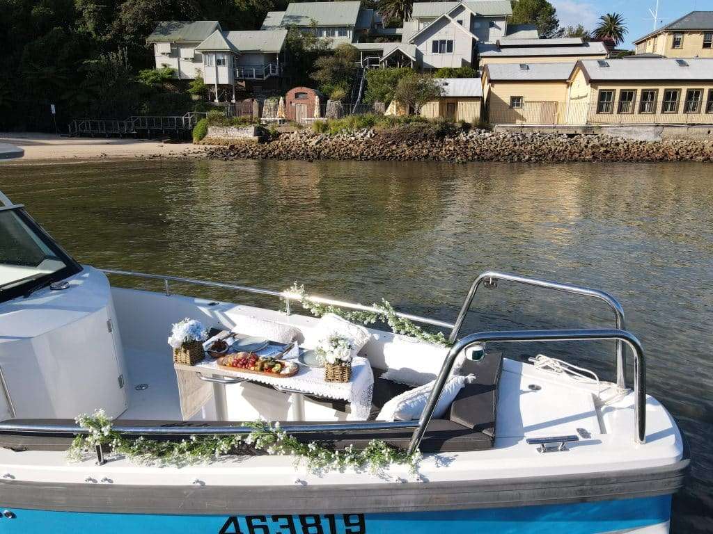 Self Drive Boat Hire around Balmoral Beach