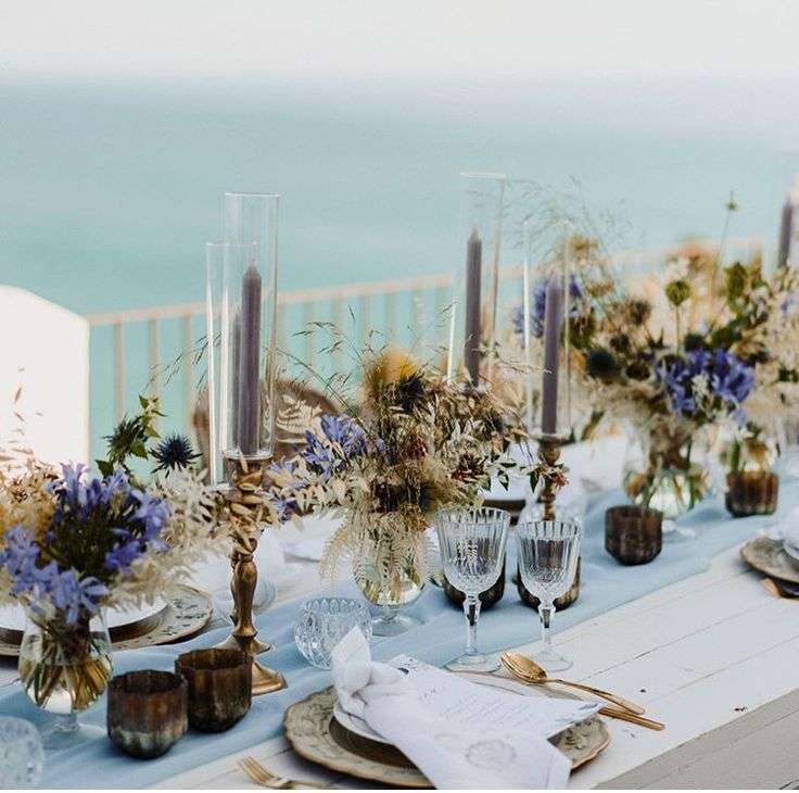 Floral arrangement for your boat hire