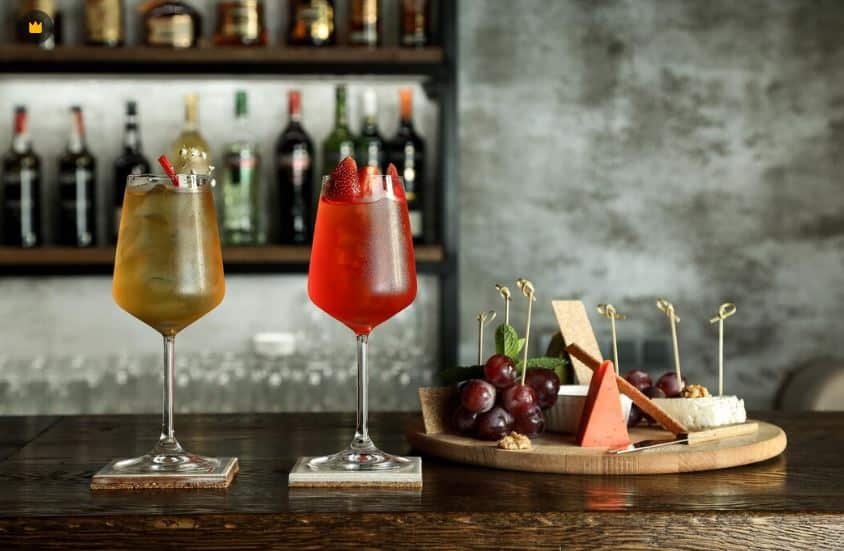 Mixologist services for your boat hire
