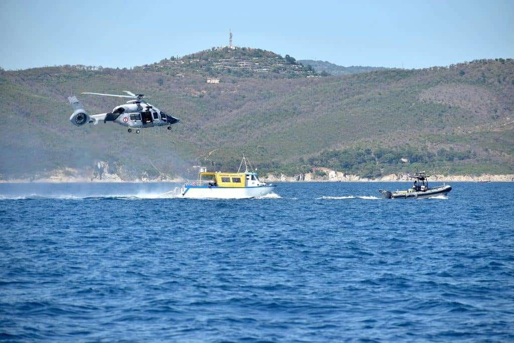 What to Do if Your Self-Drive Boat Breaks Down in Sydney Harbour