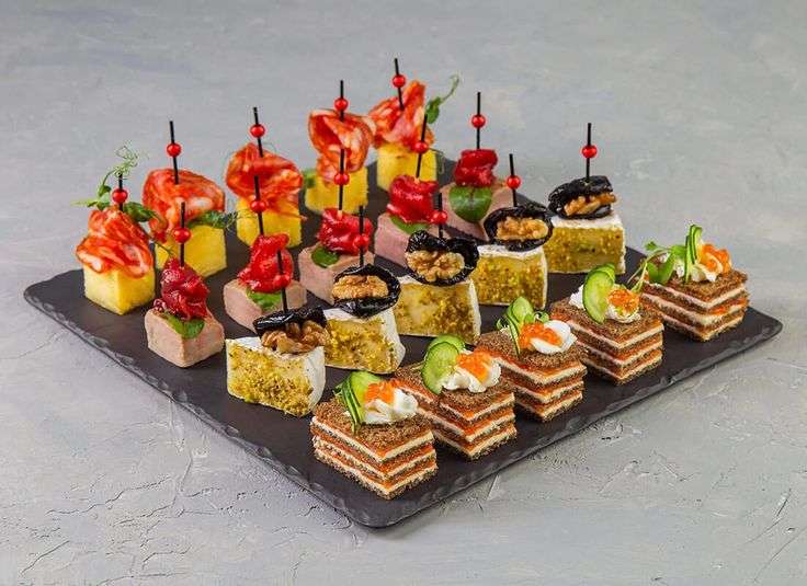 A Guide to Canapé Menus for Your Boat Hire: Options and Pricing